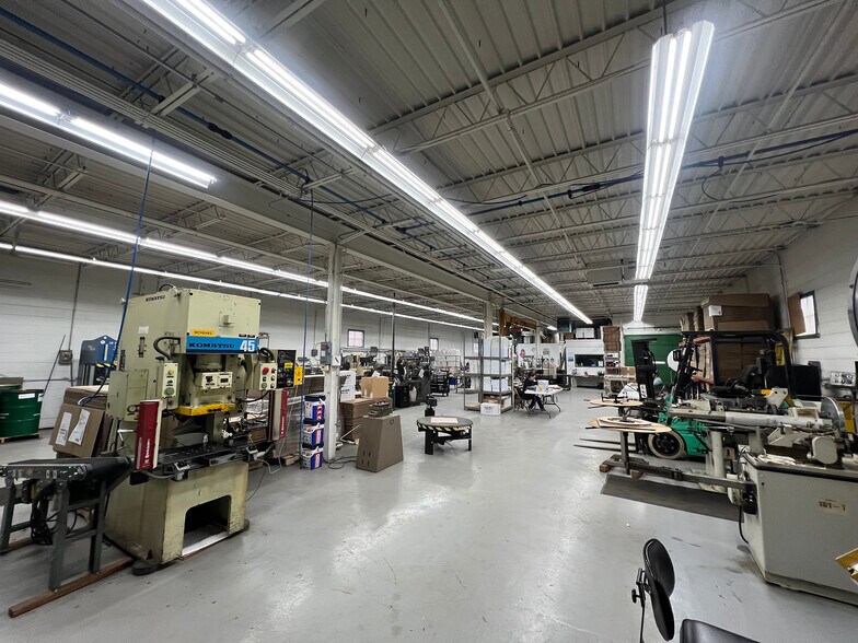 More Photos Of 70 Joey Dr, Elk Grove Village Warehouse For Sale