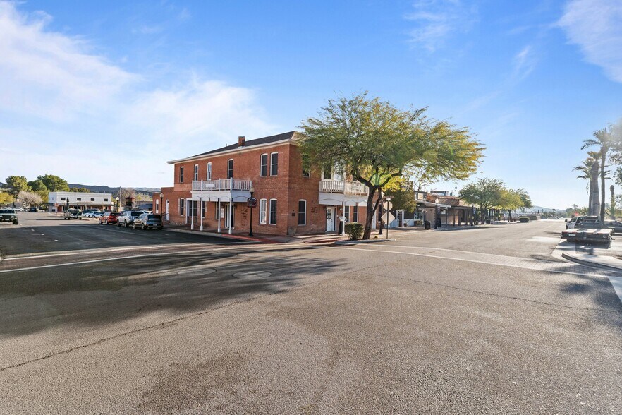More Photos Of 1 E Apache St, Wickenburg Office For Lease