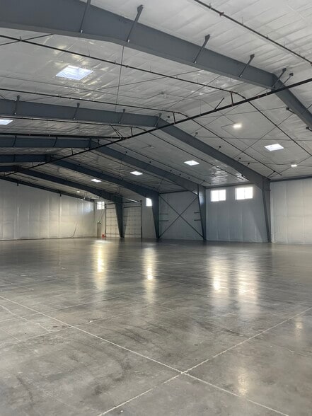 More Photos Of 5343 Barrett Rd, Ferndale Distribution For Lease
