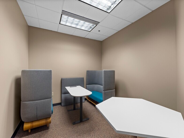 More Photos Of 174 Clarkson Rd, Ballwin Office For Sale