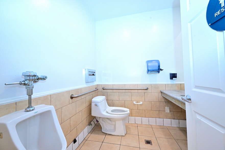 More Photos Of 1487-1491 E Colorado Blvd, Pasadena Storefront Retail Office For Lease