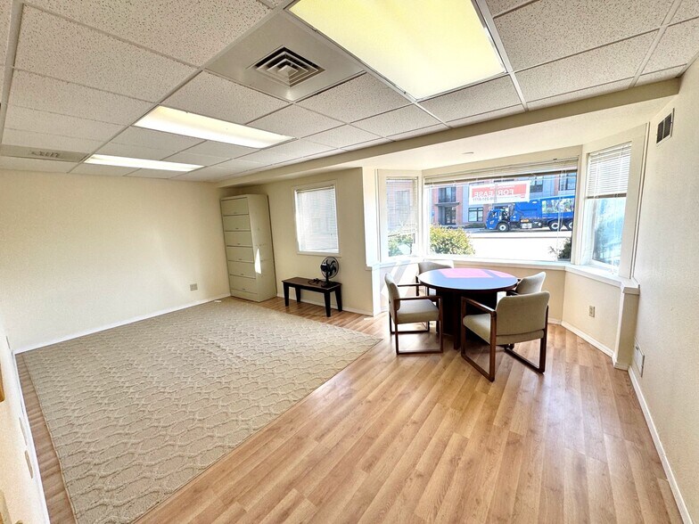 More Photos Of 1118 S Park St, Madison Office For Lease