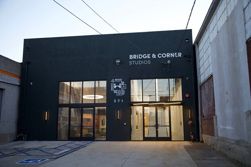 Primary Photo Of 371 S Anderson St, Los Angeles Flex For Lease
