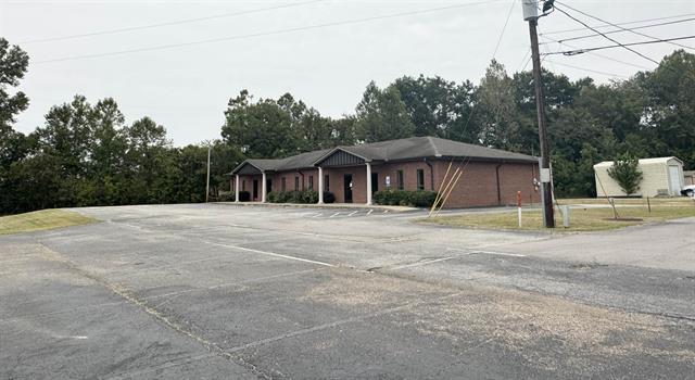 More Photos Of 301 Lake Dr, Ripley Office For Sale