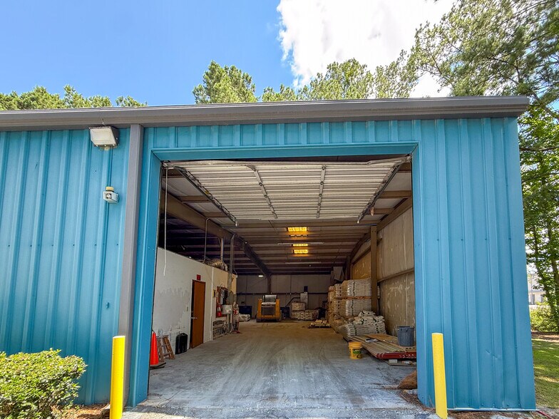 More Photos Of 4663 Franchise St, North Charleston Flex For Lease