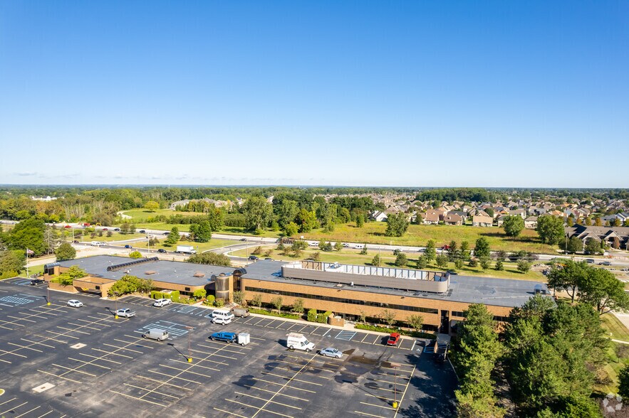 More Photos Of 19700-19800 Hall Rd, Clinton Township Office For Lease