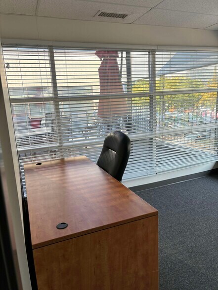 More Photos Of 1715 Dickson Av, Kelowna Light Manufacturing For Lease