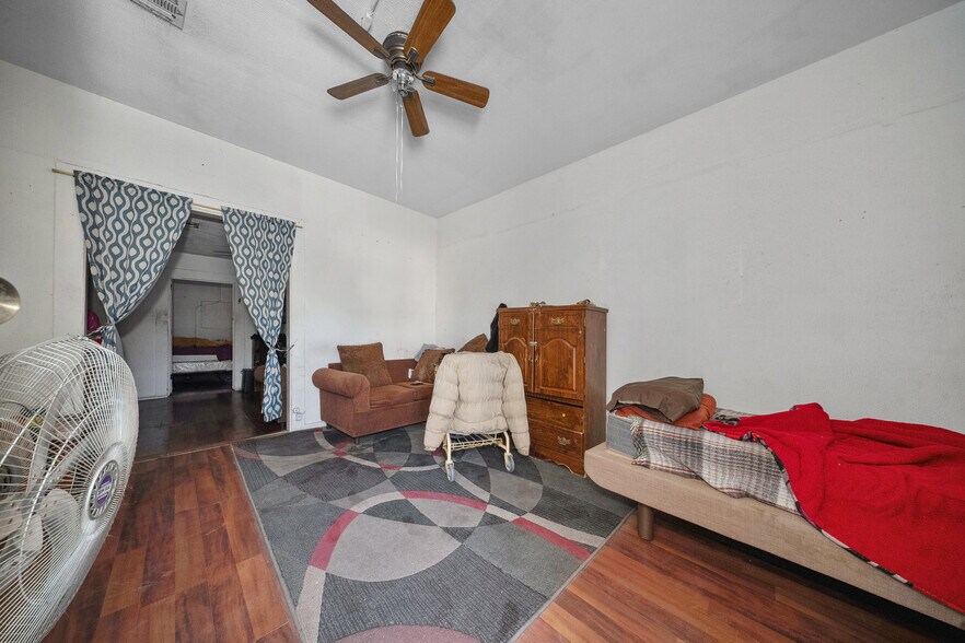 More Photos Of 1018-1020 E San Antonio Ave, El Paso Freestanding For Sale