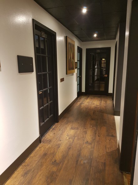 More Photos Of 6670 S Lewis Ave, Tulsa Office For Sale