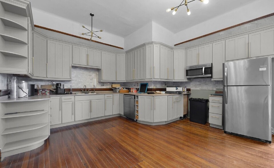 More Photos Of 105 S Paint St, Chillicothe Lodge Meeting Hall For Sale