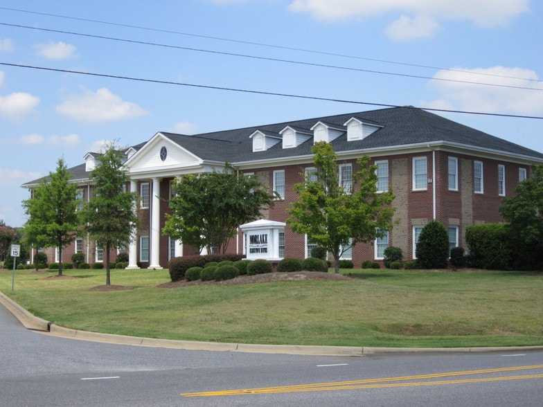 More Photos Of 114 Morlake Dr, Mooresville Medical For Lease