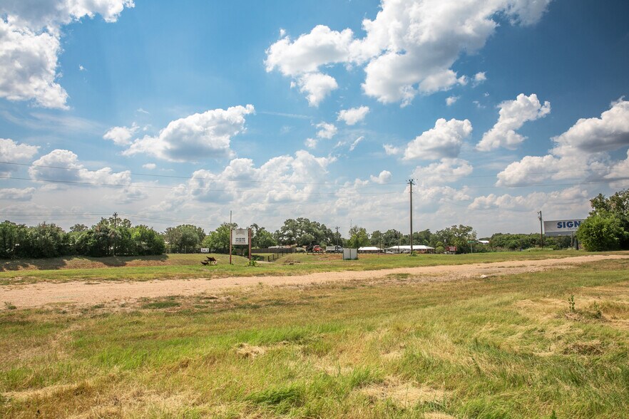 More Photos Of 30 Red Tip Ln, Brenham Land For Sale