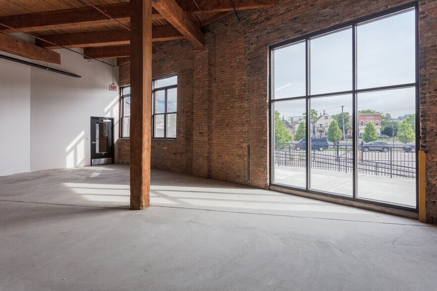 More Photos Of 2100 S Morgan St, Chicago Office For Lease