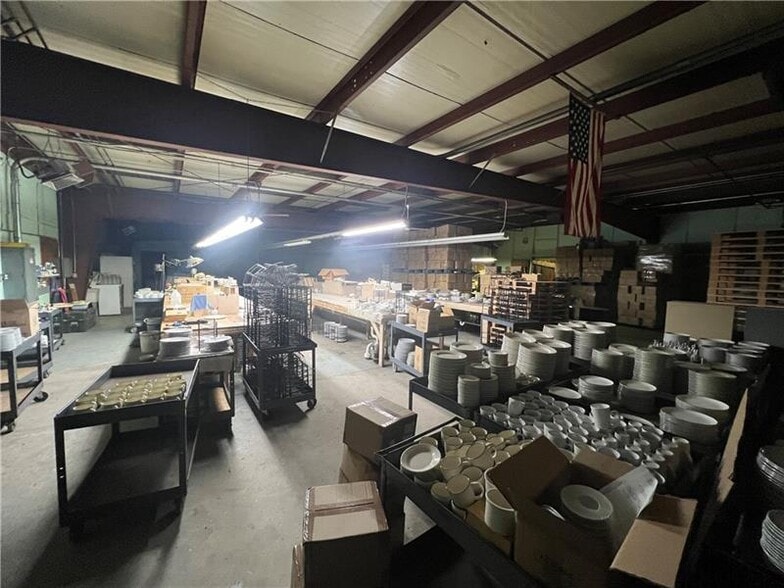 More Photos Of 657 Northgate Cir, New Castle Warehouse For Sale