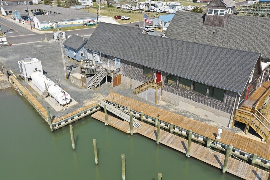 More Photos Of 17 Atlantic Ave, Wachapreague Restaurant For Sale