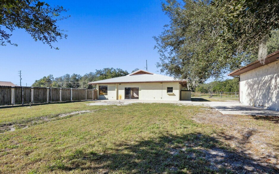 More Photos Of 819 S Moody Rd, Palatka Freestanding For Sale