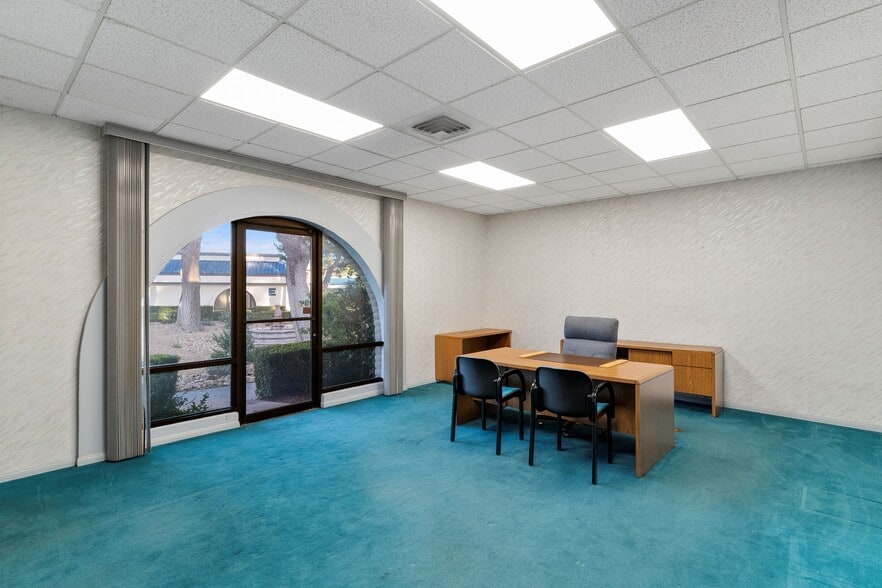 More Photos Of 801 S Rancho Dr, Las Vegas Office For Lease