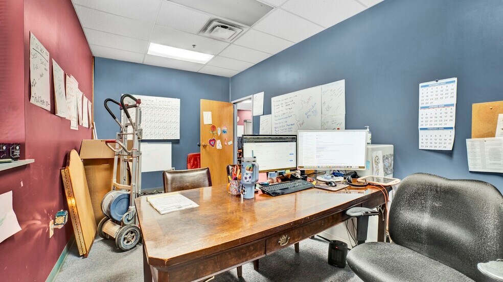 More Photos Of 961 N Main St, Mansfield Warehouse For Lease