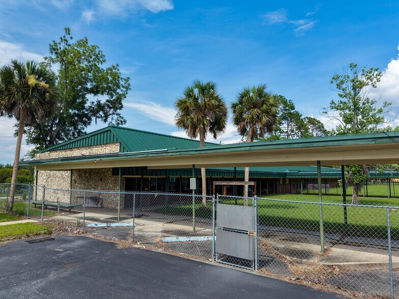 More Photos Of 502 N Center St, Perry Schools For Sale
