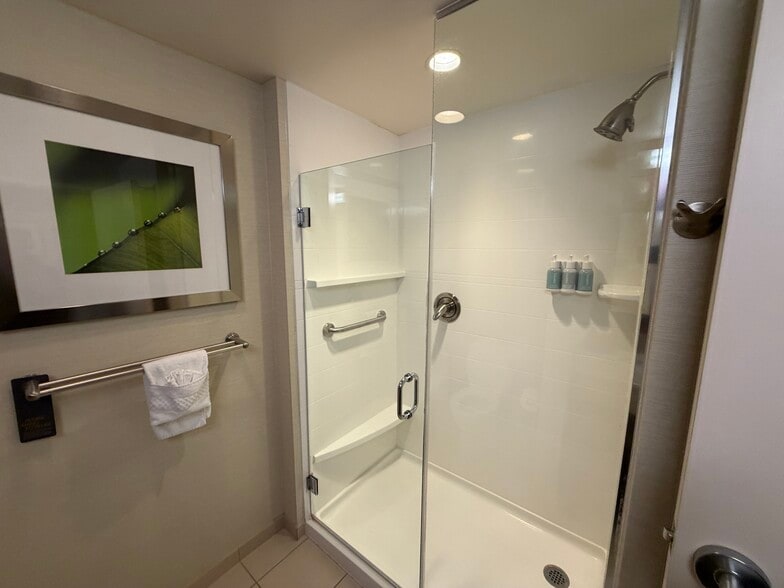More Photos Of 30 Shaner Dr, Bridgeport Hotel For Sale