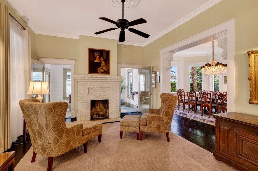 More Photos Of 107 E 35th St, Savannah Office For Sale