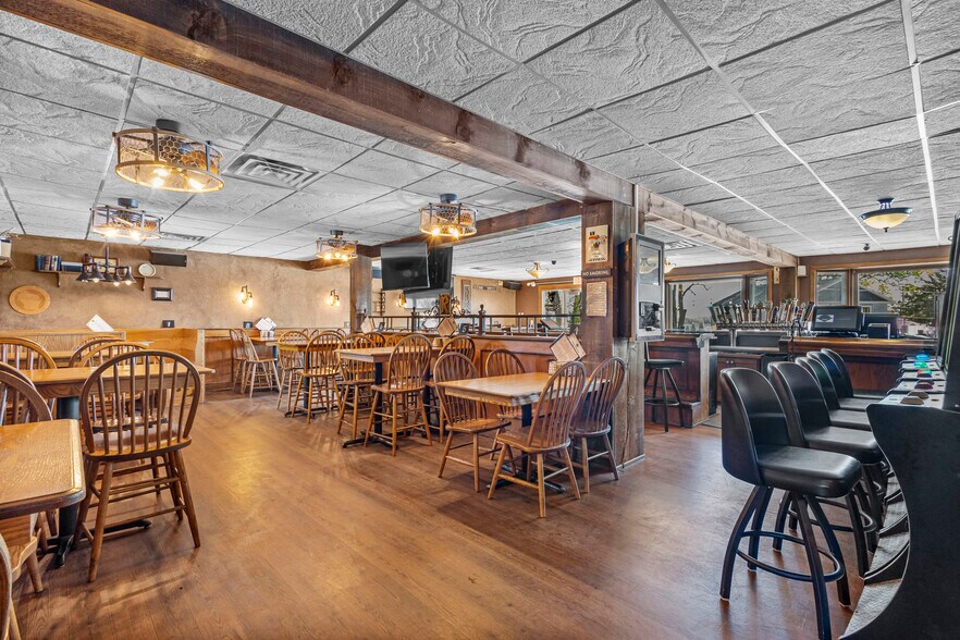 More Photos Of N4111 S Lakeshore Dr, Markesan Restaurant For Sale