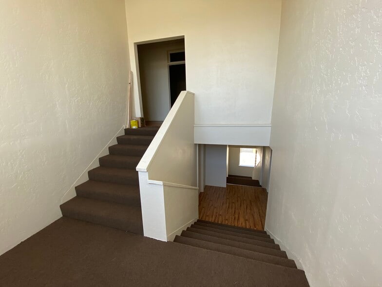 More Photos Of 125-129 N Main St, Porterville Storefront Retail Office For Lease