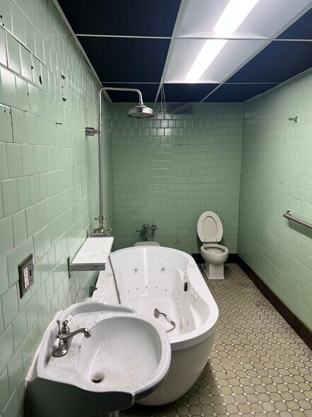 More Photos Of 3840 Bladensburg Rd, Brentwood Police Fire Station For Lease