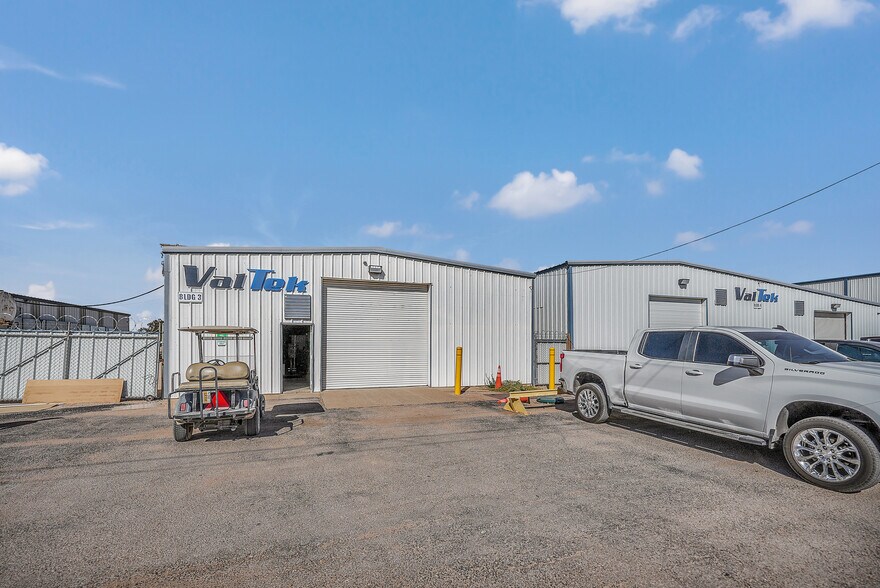 More Photos Of 2110 W 44th St, Odessa Industrial For Sale