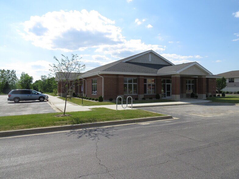 More Photos Of 1541 S Court St, Crown Point Medical For Lease
