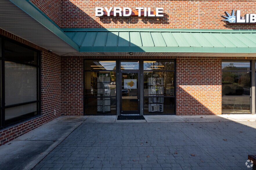 More Photos Of 1950-1988 S Main St, Wake Forest Freestanding For Lease