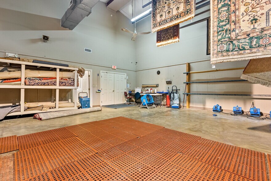 More Photos Of 834-840 Lagoon Business Loop, Montgomery Light Distribution For Lease