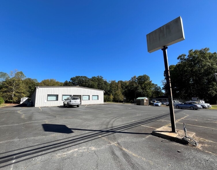 More Photos Of 8545 Highway 52, Rockwell Flex For Sale