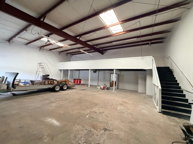 More Photos Of 1725 S Nova Rd, Daytona Beach Warehouse For Sale