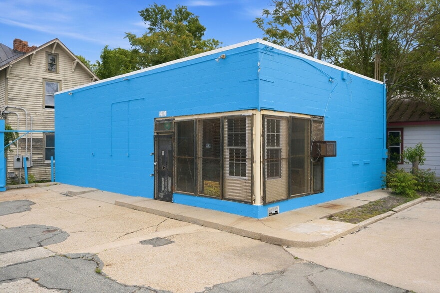 More Photos Of 414 S John St, Goldsboro General Retail For Sale
