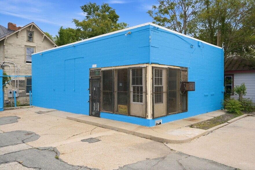 More Photos Of 414 S John St, Goldsboro General Retail For Sale