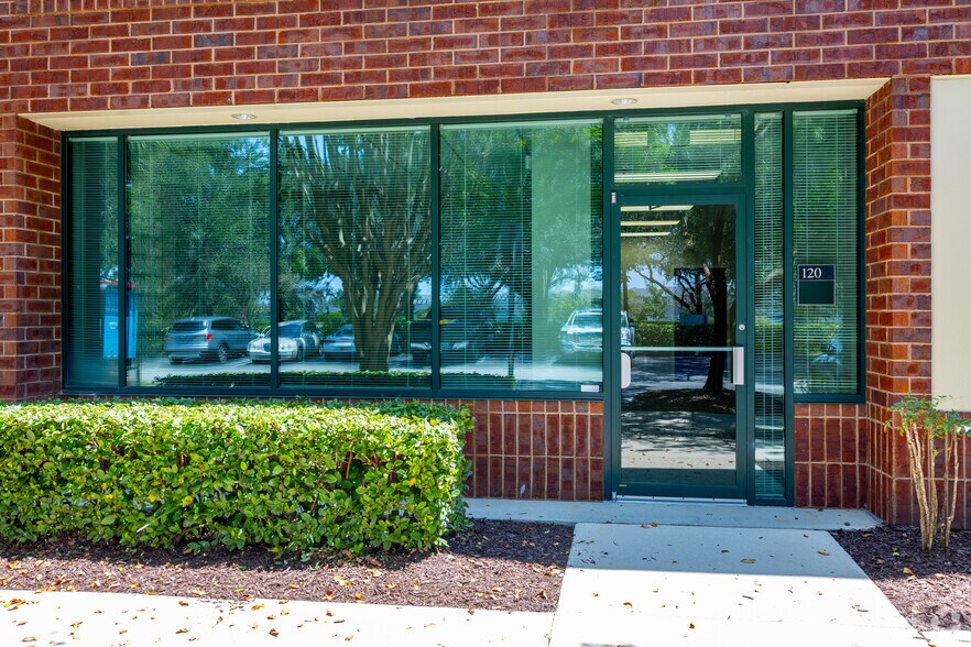 More Photos Of 725 Primera Blvd, Lake Mary Unknown For Lease