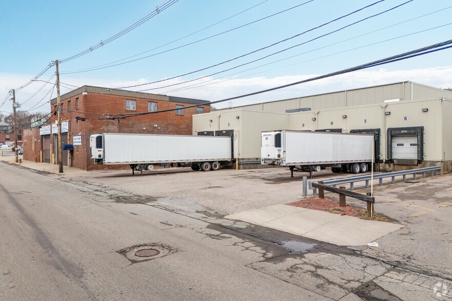 More Photos Of 15-25 Bath St, Providence Warehouse For Lease