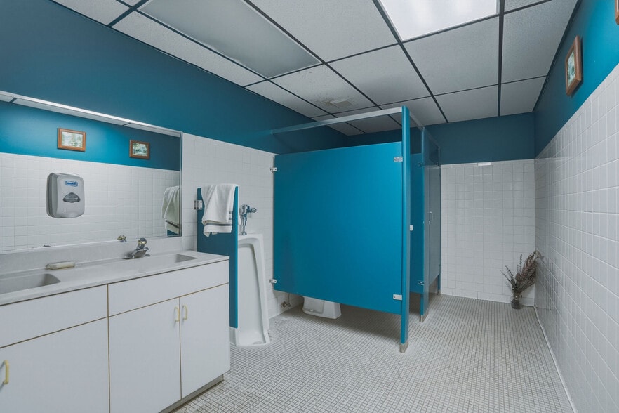 More Photos Of 1610 N Myrtle Ave, Clearwater Office For Sale