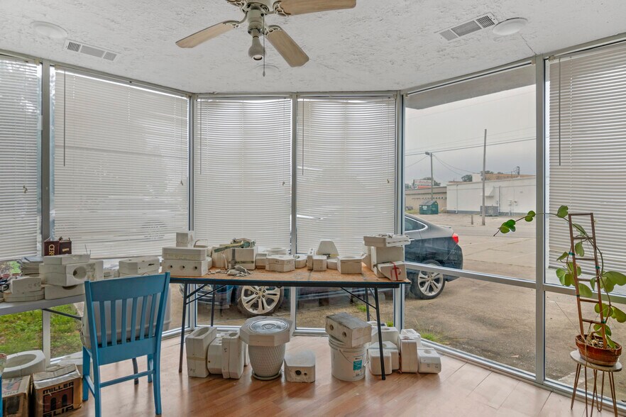 More Photos Of 315 S Welborn St, Hinesville Office For Sale