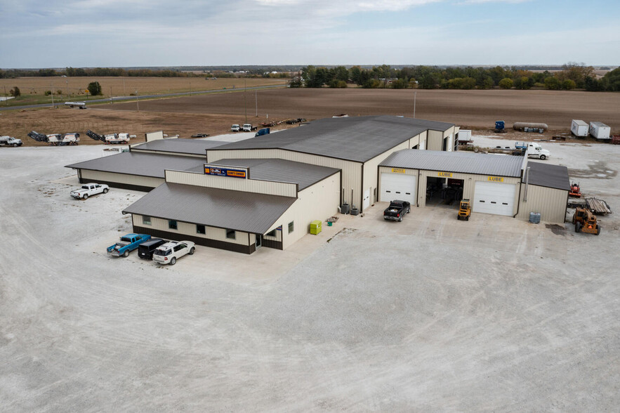 More Photos Of 25137 Outer Road 27, Wayland Auto Repair For Lease