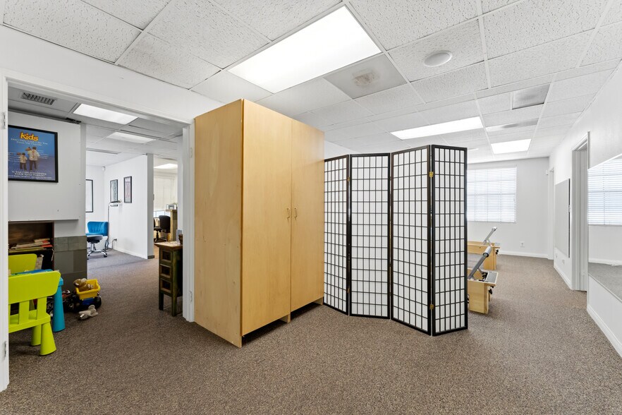 More Photos Of 2900 Bristol St, Costa Mesa Office For Sale
