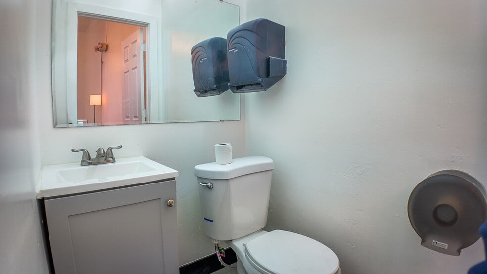 More Photos Of 3935 W Colfax Ave, Denver Storefront For Lease