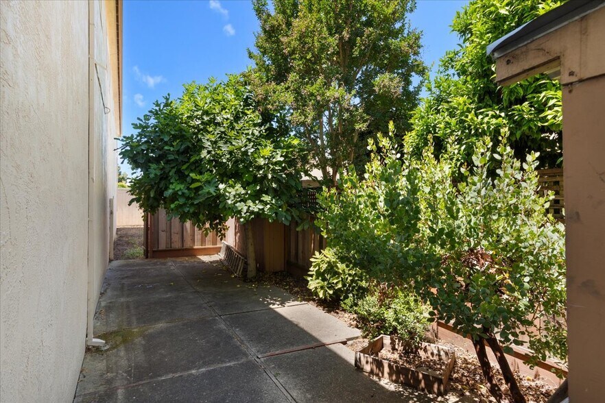 More Photos Of 236 Haas Ave, San Leandro Apartments For Sale