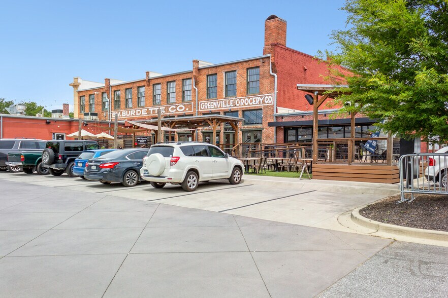 More Photos Of 128 Curtis St, Simpsonville Storefront Retail Office For Lease