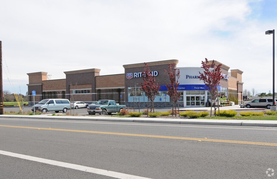 Primary Photo Of 5075 Olivehurst Ave, Olivehurst Drugstore For Lease