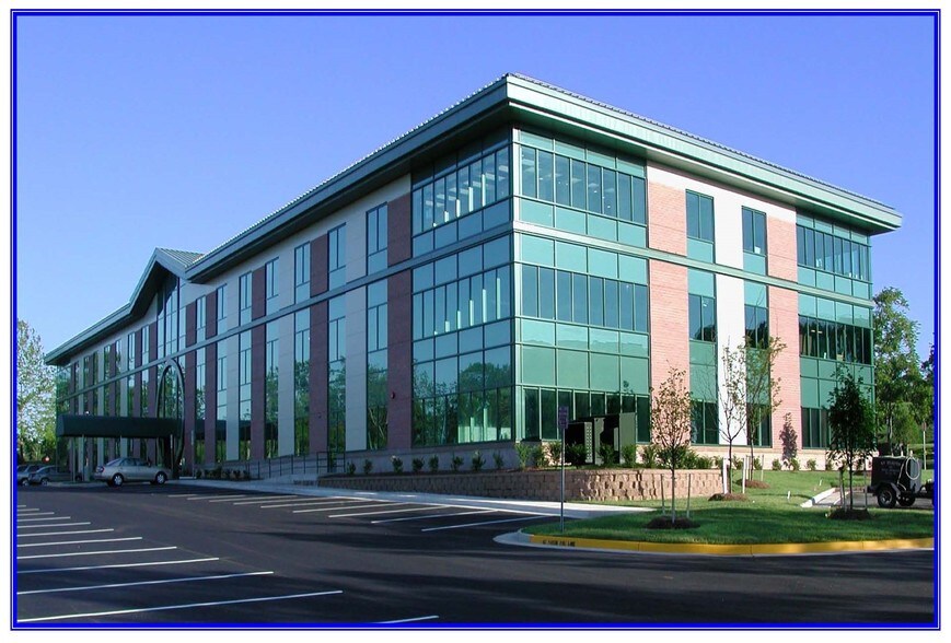 More Photos Of 19415 Deerfield Ave, Lansdowne Medical For Lease