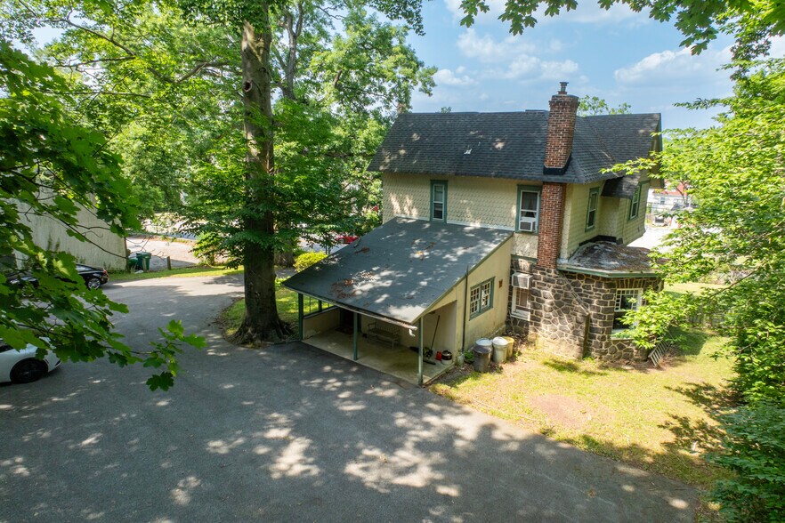 More Photos Of 234 Conestoga Rd, Wayne Specialty For Sale