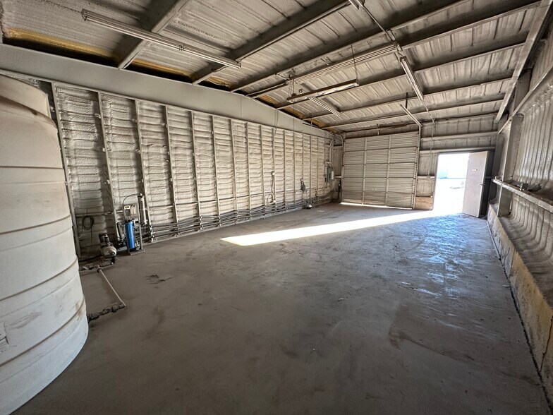 More Photos Of 903 W Industrial Ave, Midland Warehouse For Lease