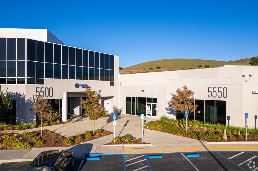 More Photos Of 5500-5550 Hellyer Ave, San Jose Research And Development For Lease